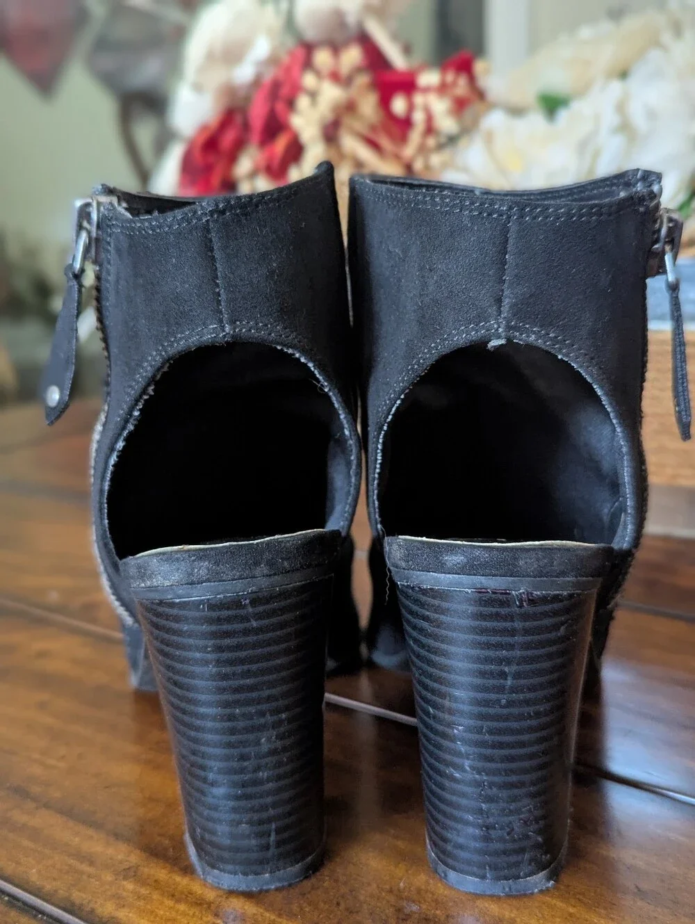 Madden Girl Black Suede Peep Toe Block Heel Ankle Booties Size 10